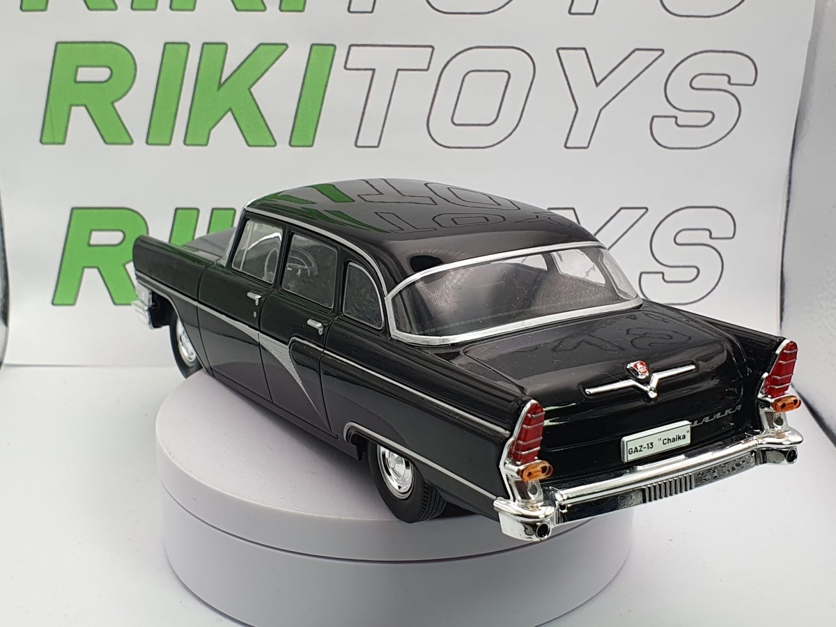 GAZ Tchaika Whitebox 1/24 Nero - RikiToys - Whitebox