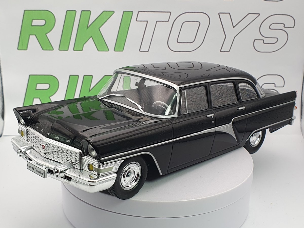 GAZ Tchaika Whitebox 1/24 Nero - RikiToys - Whitebox