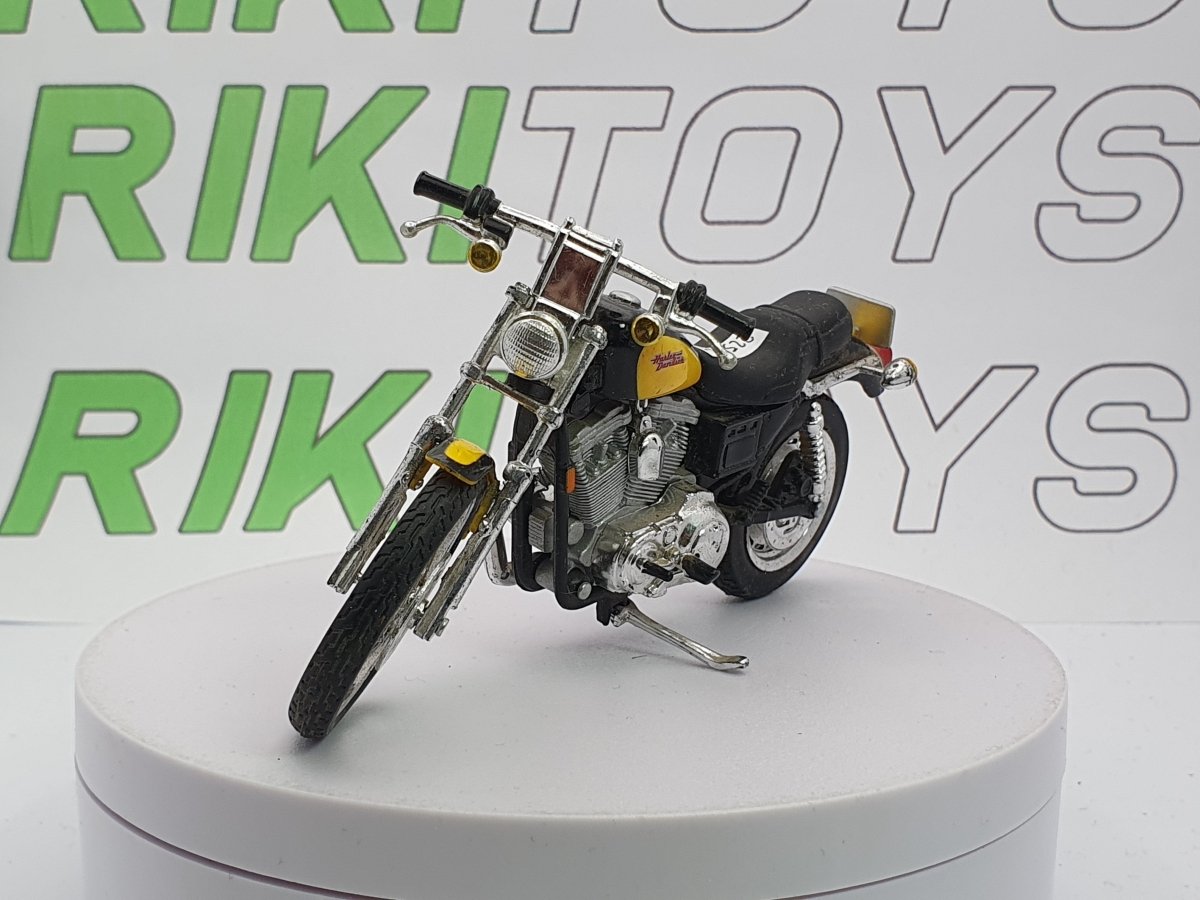 Harley Davidson XL 1200 C Sportser Maisto 1/18 Giallo 2000 - RikiToys - Maisto