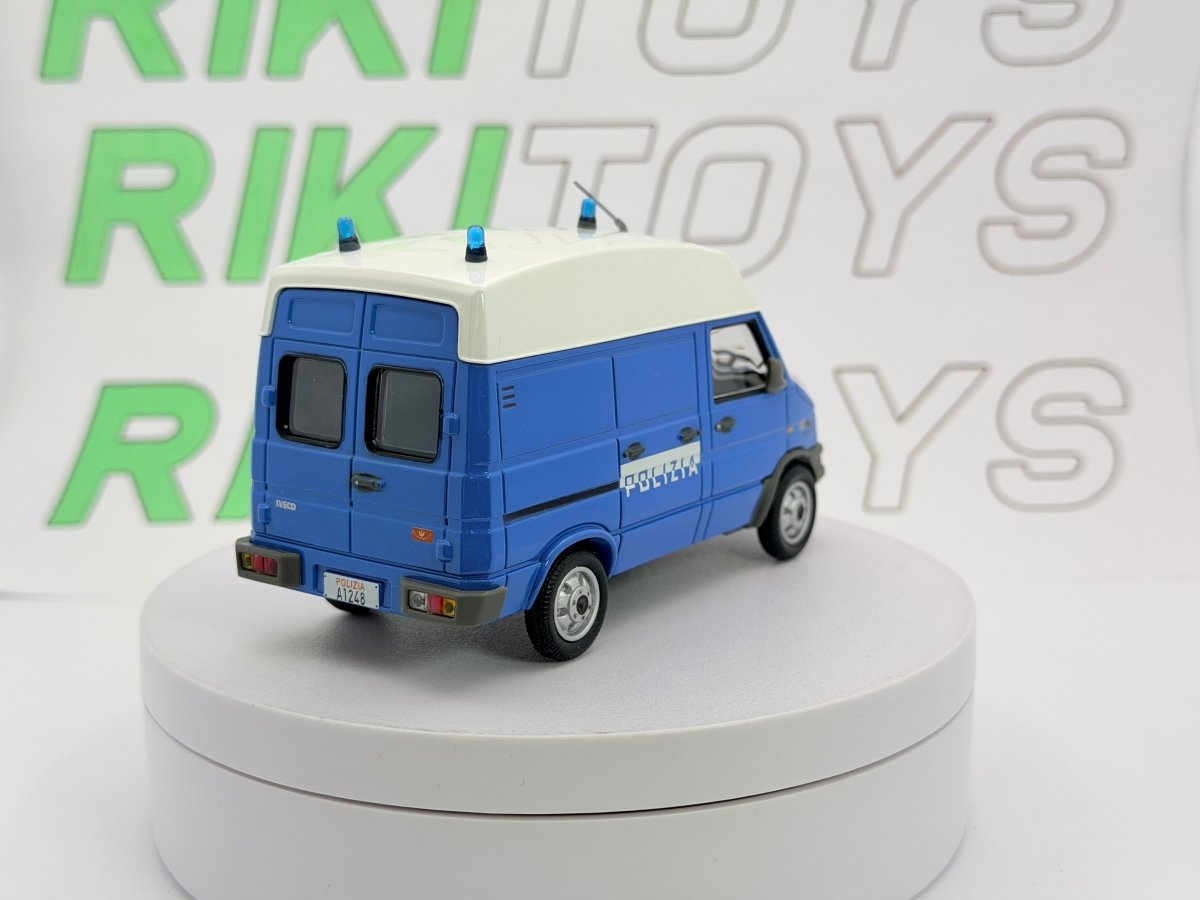 Iveco Daily Polizia Edicola 1/43 Azzurro - RikiToys - Edicola