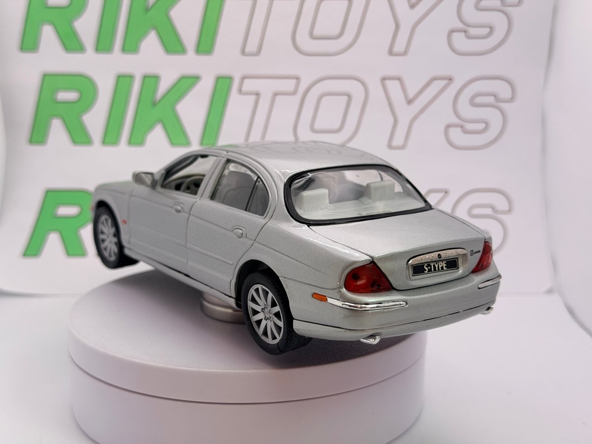 Jaguar S Type Welly 1/24 Argento 1999 - RikiToys - Welly