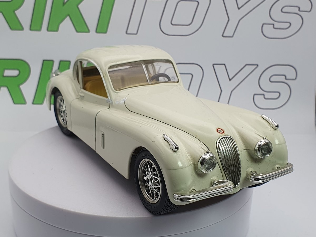 Jaguar XK 120 Burago 1/24 Bianco 1948 - RikiToys - Burago#