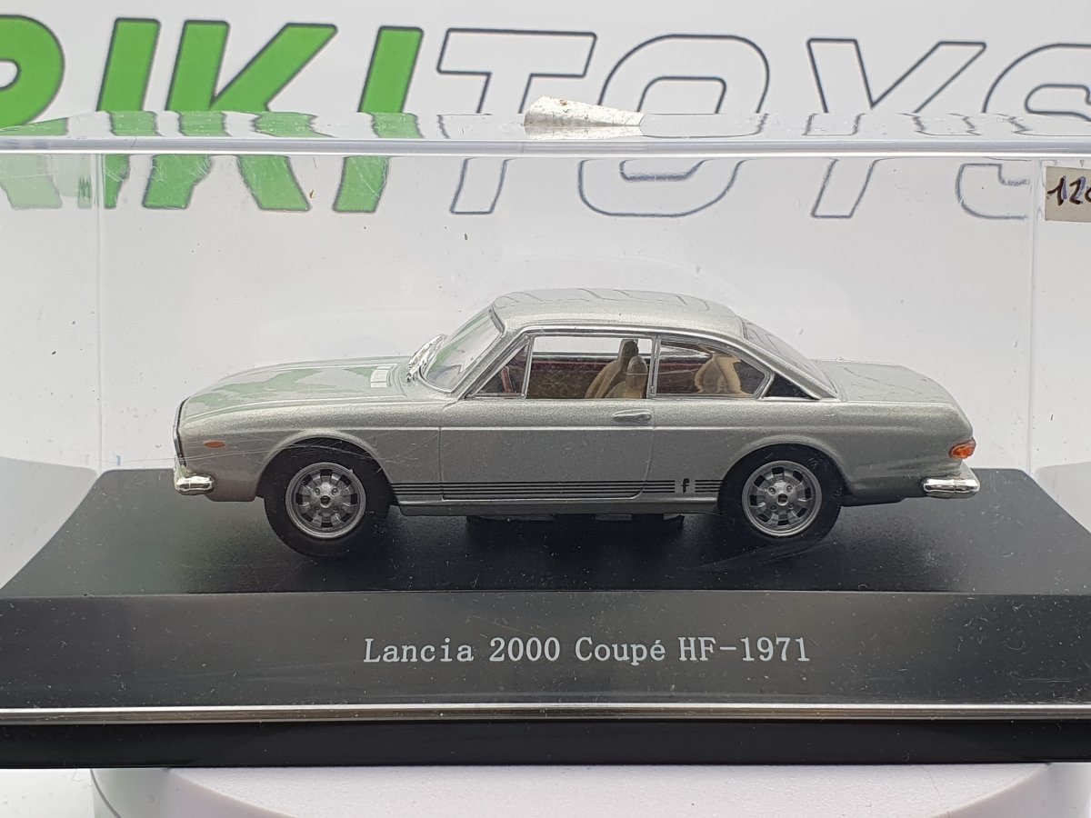 Lancia 2000 Coupé - 1971 - 1:43 Ortúzar Lancia 2000 Coupé - 1971 - 1:43 Ortúzar