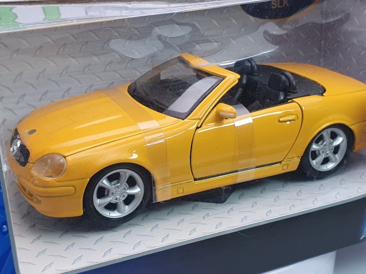 Mercedes Benz 200 SLK Maisto 1/24 Giallo 1997 - RikiToys - Maisto