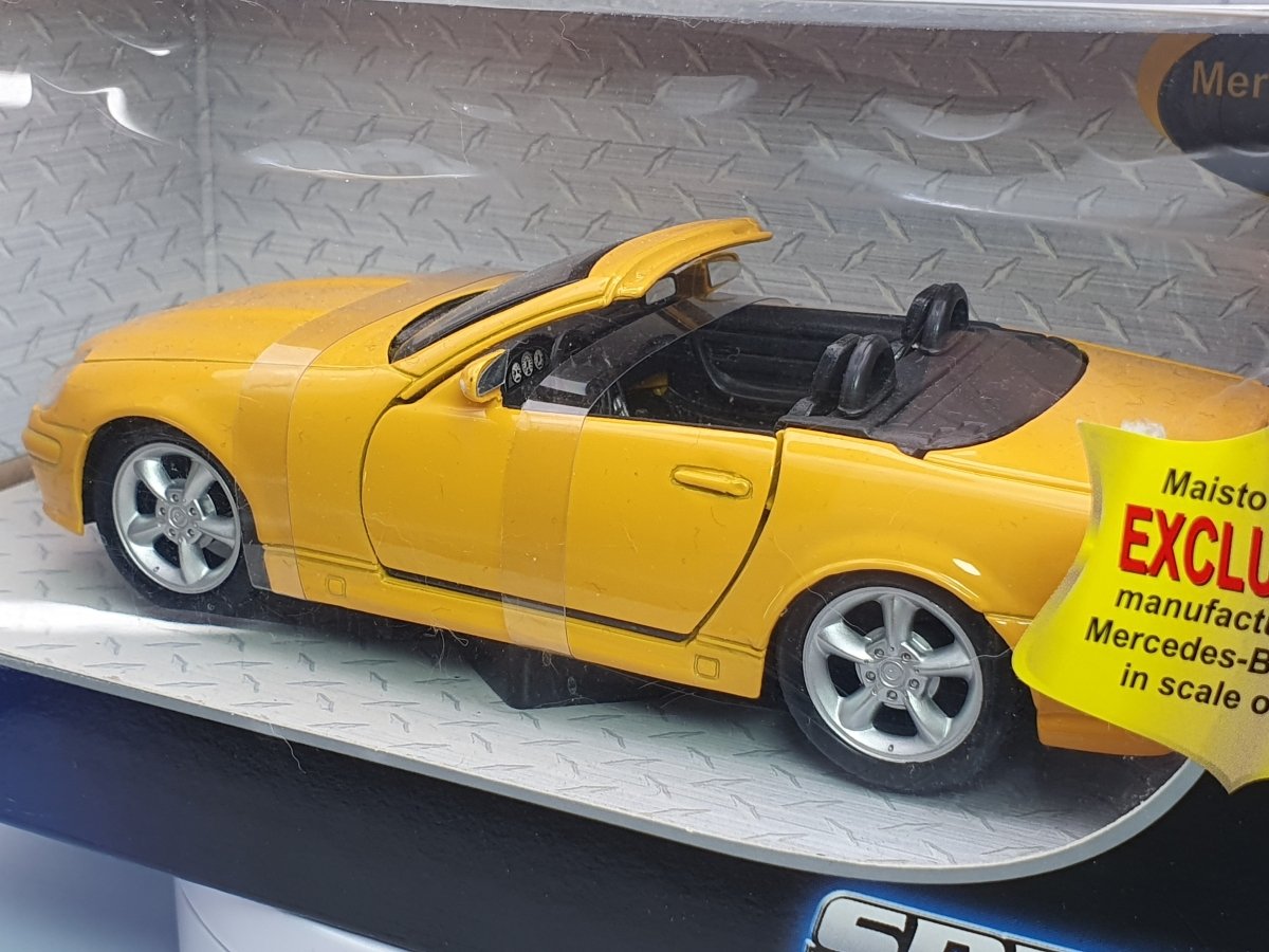 Mercedes Benz 200 SLK Maisto 1/24 Giallo 1997 - RikiToys - Maisto