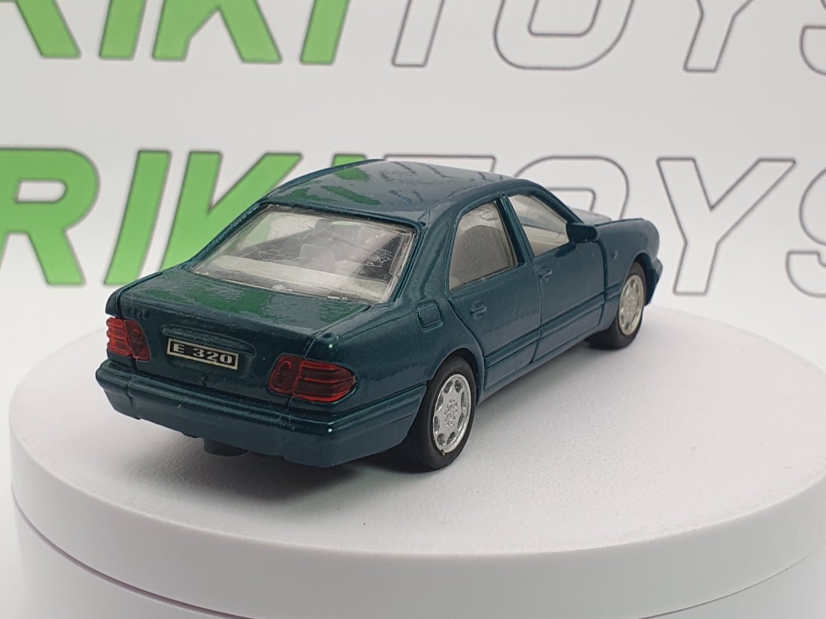 Mercedes Benz E 320 Welly 1/40 Verde 1995 - RikiToys - Welly