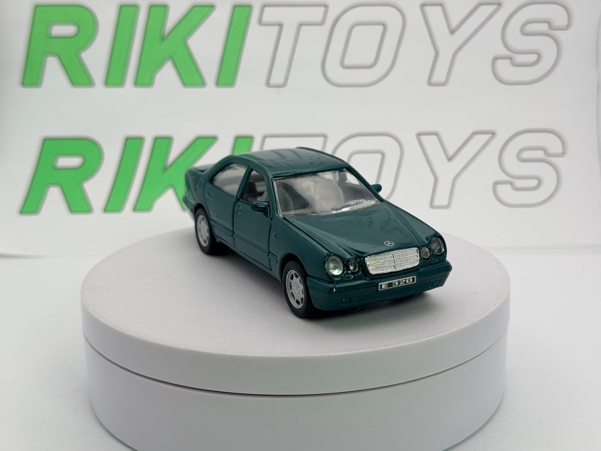 Mercedes Benz E 320 Welly 1/40 Verde - RikiToys - Welly