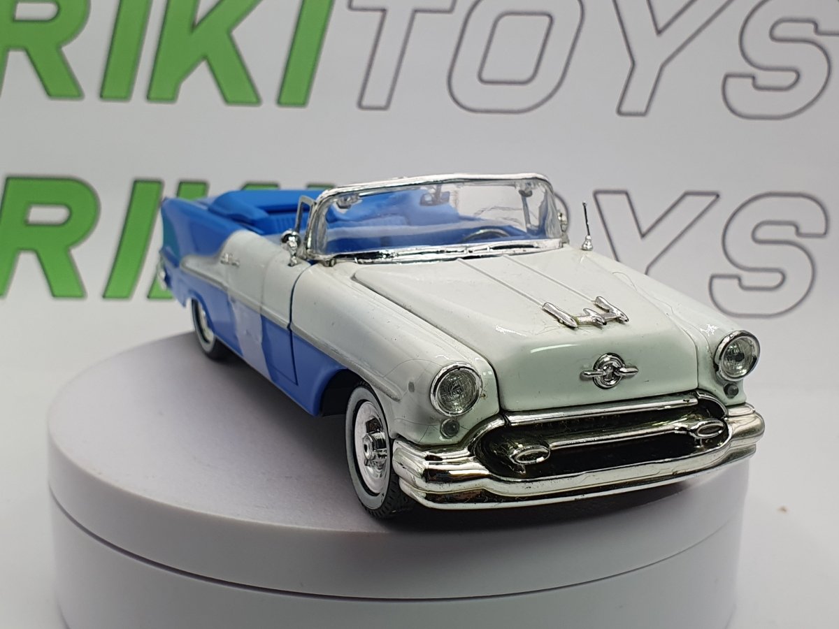 Oldsmobile Super 88 Arko 1/35 Bianco 1955 - RikiToys - Arko
