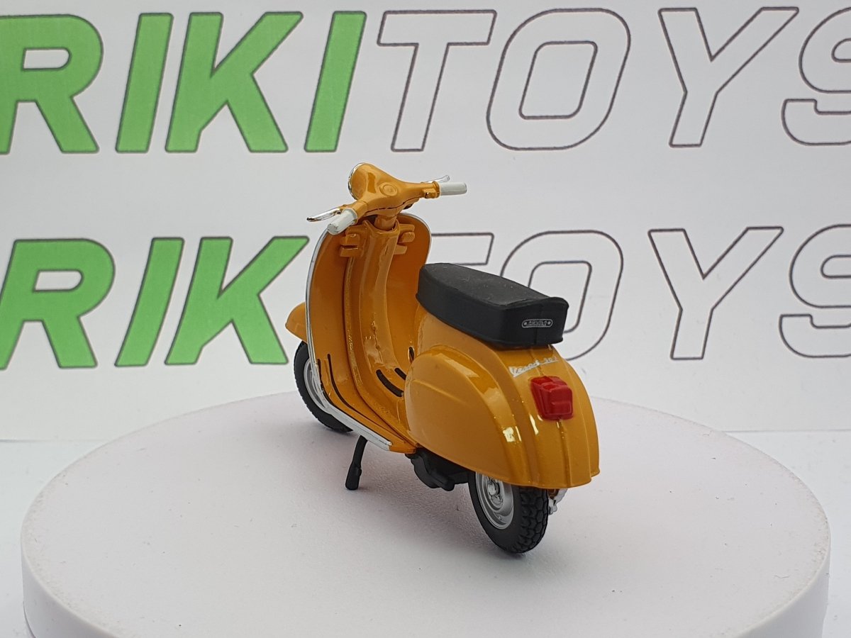 Piaggio Vespa 50 R Maisto 1/18 Arancione 1973 - RikiToys - Maisto