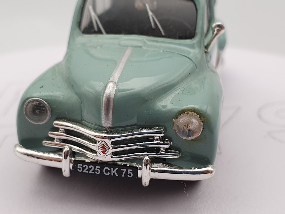 Renault 4 CV Univesal Hobbies 1/43 - RikiToys - Univesal Hobbies#