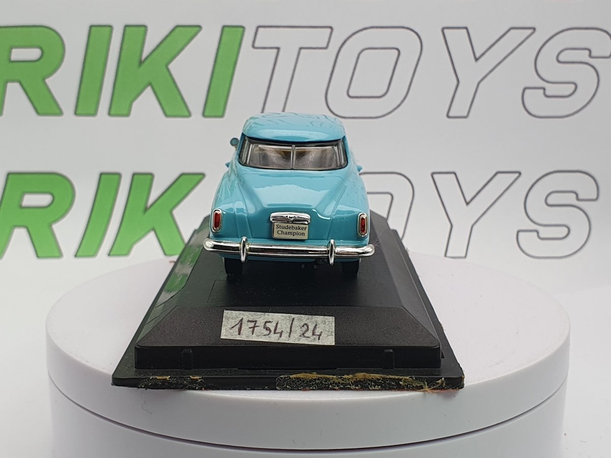 Studebaker Champion Edicola 1/43 Celeste 1950 - RikiToys - Edicola