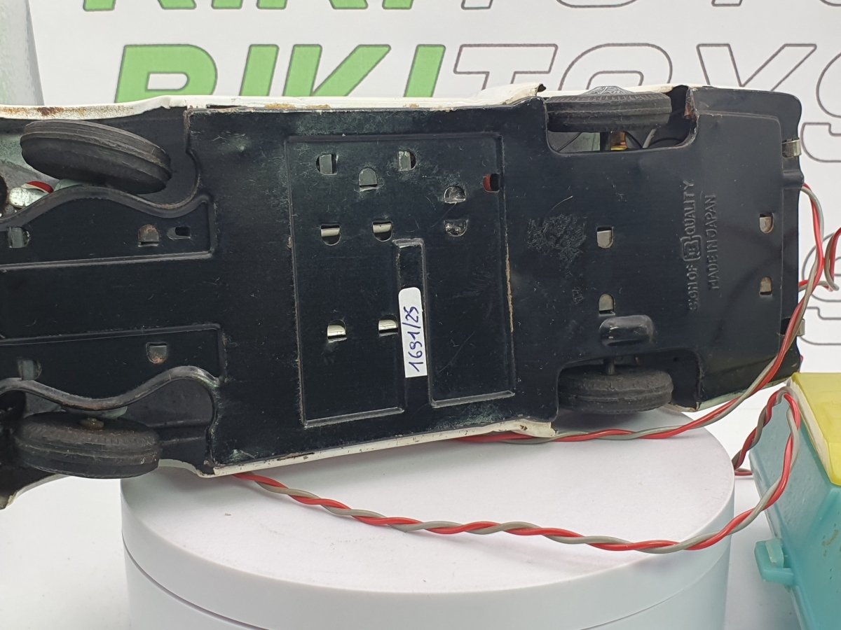 Triumph TR3 Bandai 1/20 Bianco 1959 - RikiToys - Bandai