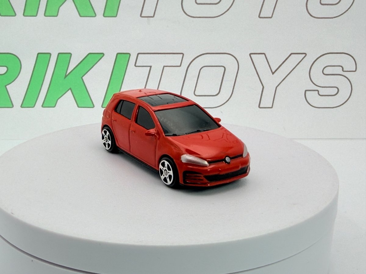 Volkswagen Golf 7 GTI Maisto 1/60 Rosso - RikiToys - Maisto