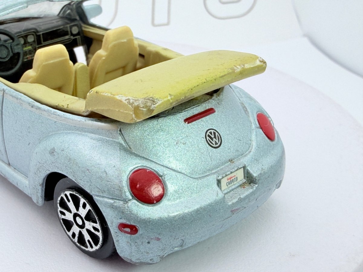 Volkswagen New Beetle Cabrio Maisto 1/43 Azzurro metallizzato - RikiToys - Maisto#