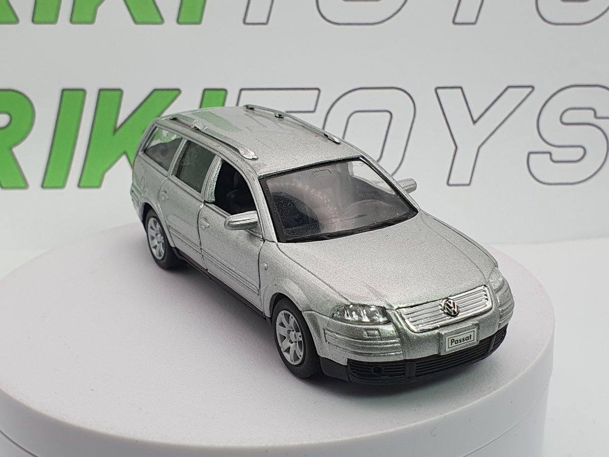 Volkswagen Passat B5 SW Welly 1/38 Argento 1996 - RikiToys - Welly#