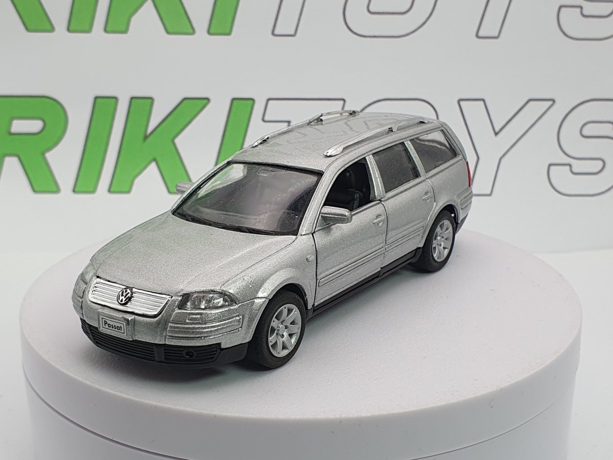 Volkswagen Passat B5 SW Welly 1/38 Argento 1996 - RikiToys - Welly#