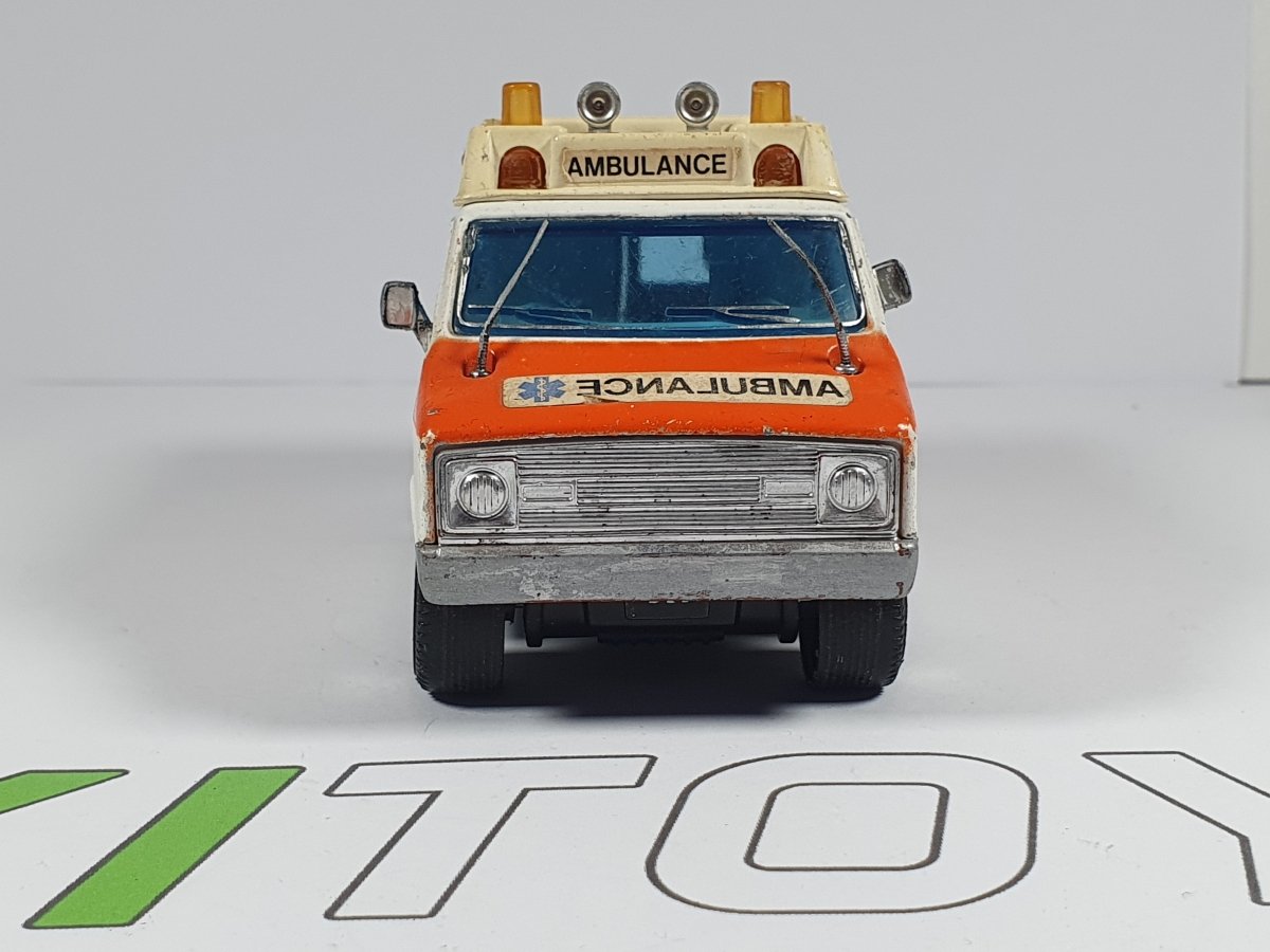 Dodge Van Ambulance Matchbox 1/40 - RikiToys - Matchbox#