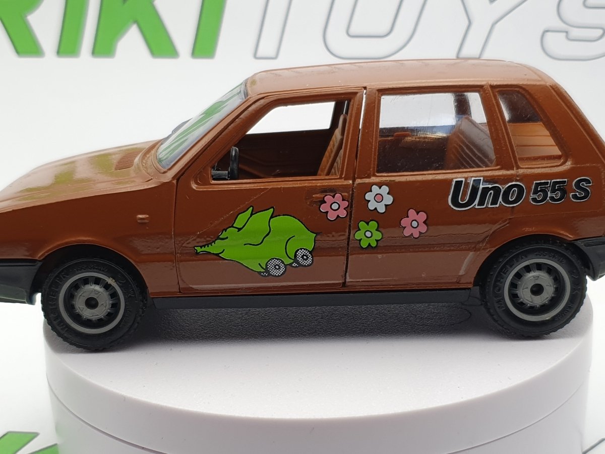 Fiat Uno 55 5 Porte Hotwheels 1/24 - RikiToys - Mebetoys#