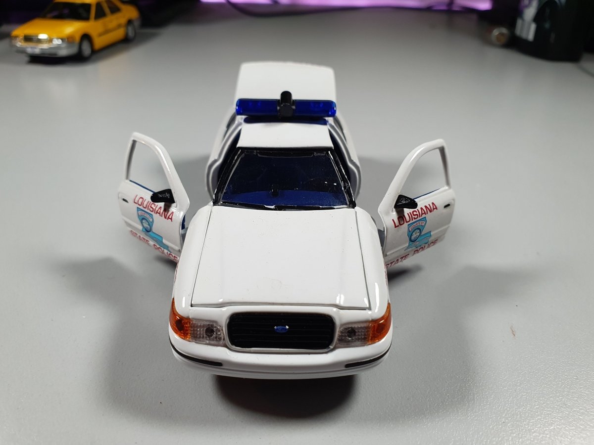 Ford Crown Victoria Kansas Highway Patrol Mint Edition 1/43 - RikiToys - Mint edition#