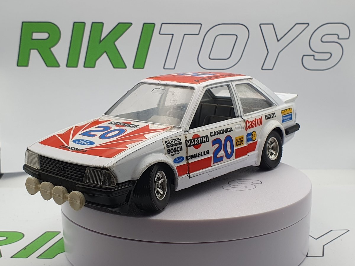 Ford Escort XR3 Martini Burago 1/24 - RikiToys - Burago#