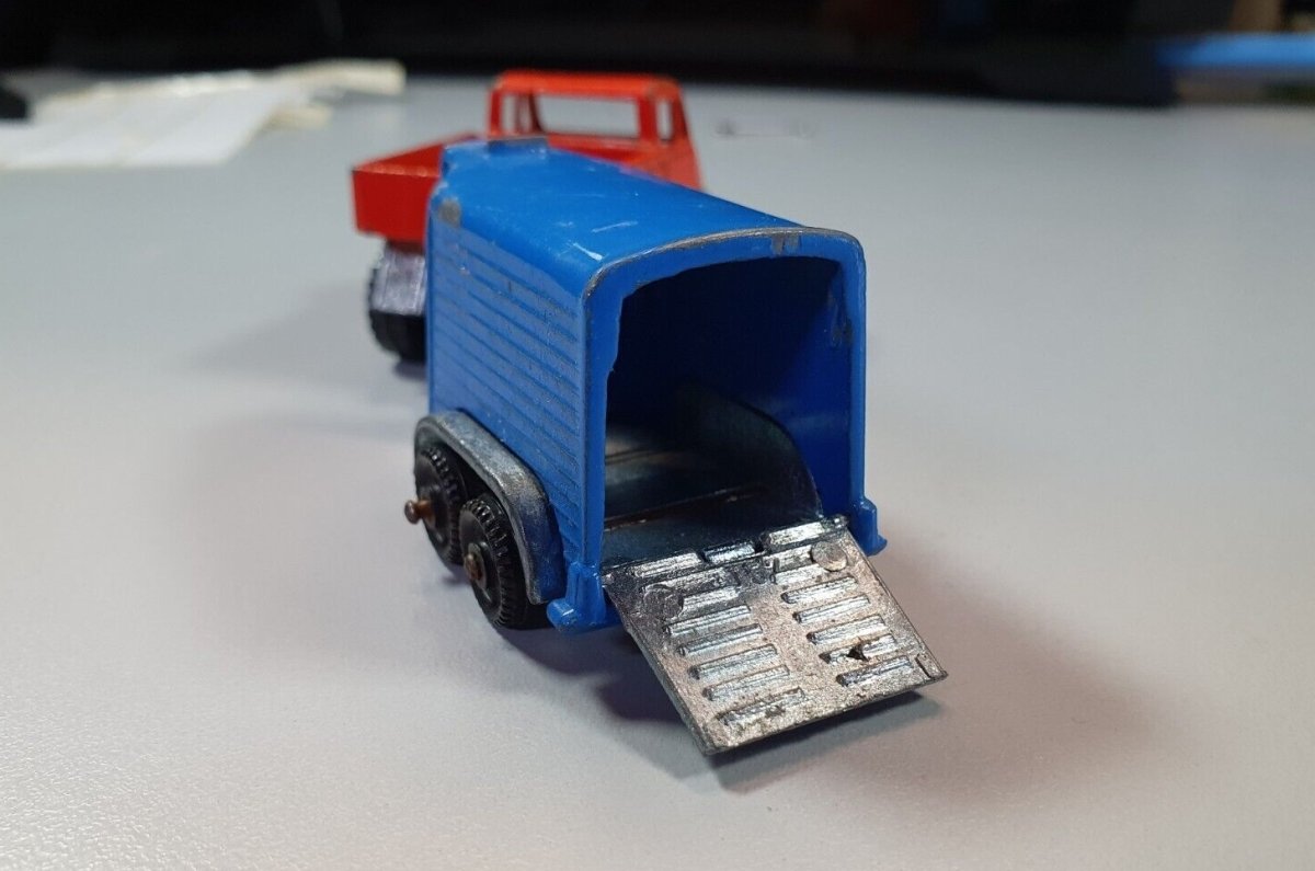 "Fuoristrada con rimorchio porta-cavalli" N°J26/J57 Politoys - RikiToys - Politoys#