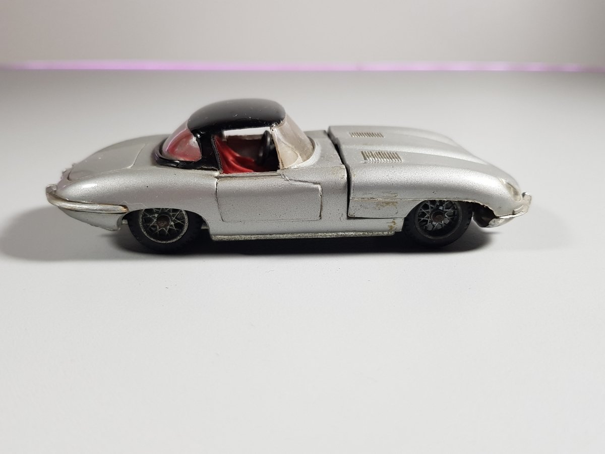 Jaguar E Spyder Politoys 1/41 - RikiToys - Politoys#