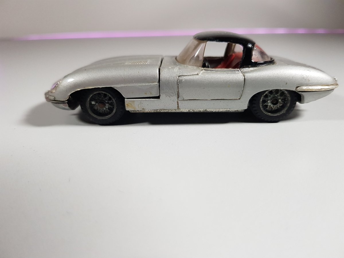 Jaguar E Spyder Politoys 1/41 - RikiToys - Politoys#