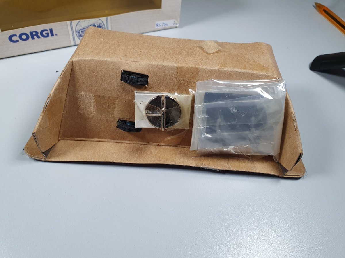 Morris Minor Convertibile 1973 n°96751 Corgi 1/43 Con Scatola - RikiToys - Corgi#