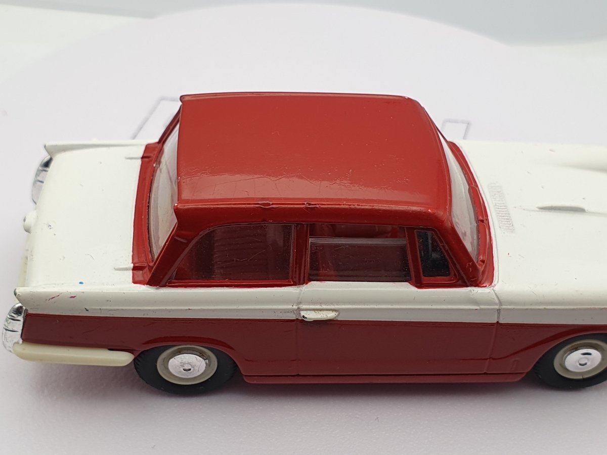 Triumph Herald Corgi 1/43 - RikiToys - Corgi#