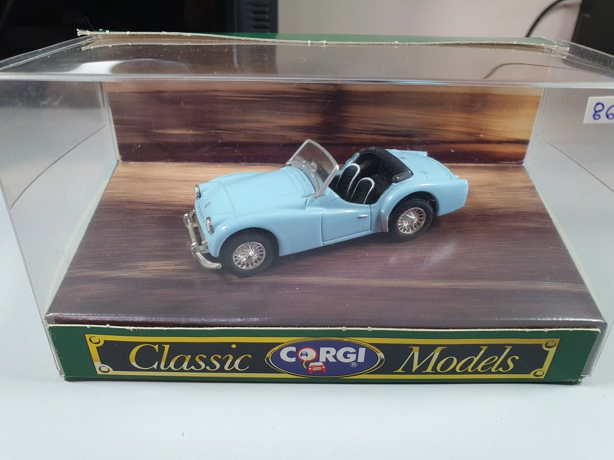 Triumph TR3A Open Top N°D737 Corgi Classic 1/43 Con Scatola - RikiToys - Corgi Classic#