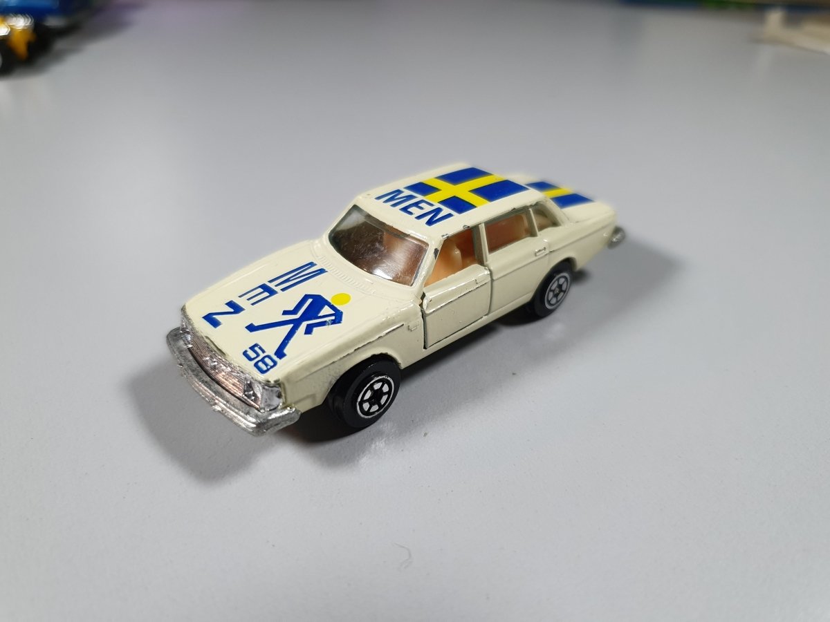 Volvo 144 N.1058 Yatming 1/66 - RikiToys - Yatming#