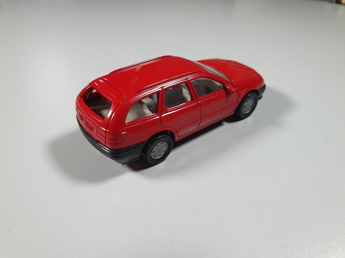 Volvo V40 N° 1084 Siku 1/66 - RikiToys - Siku#