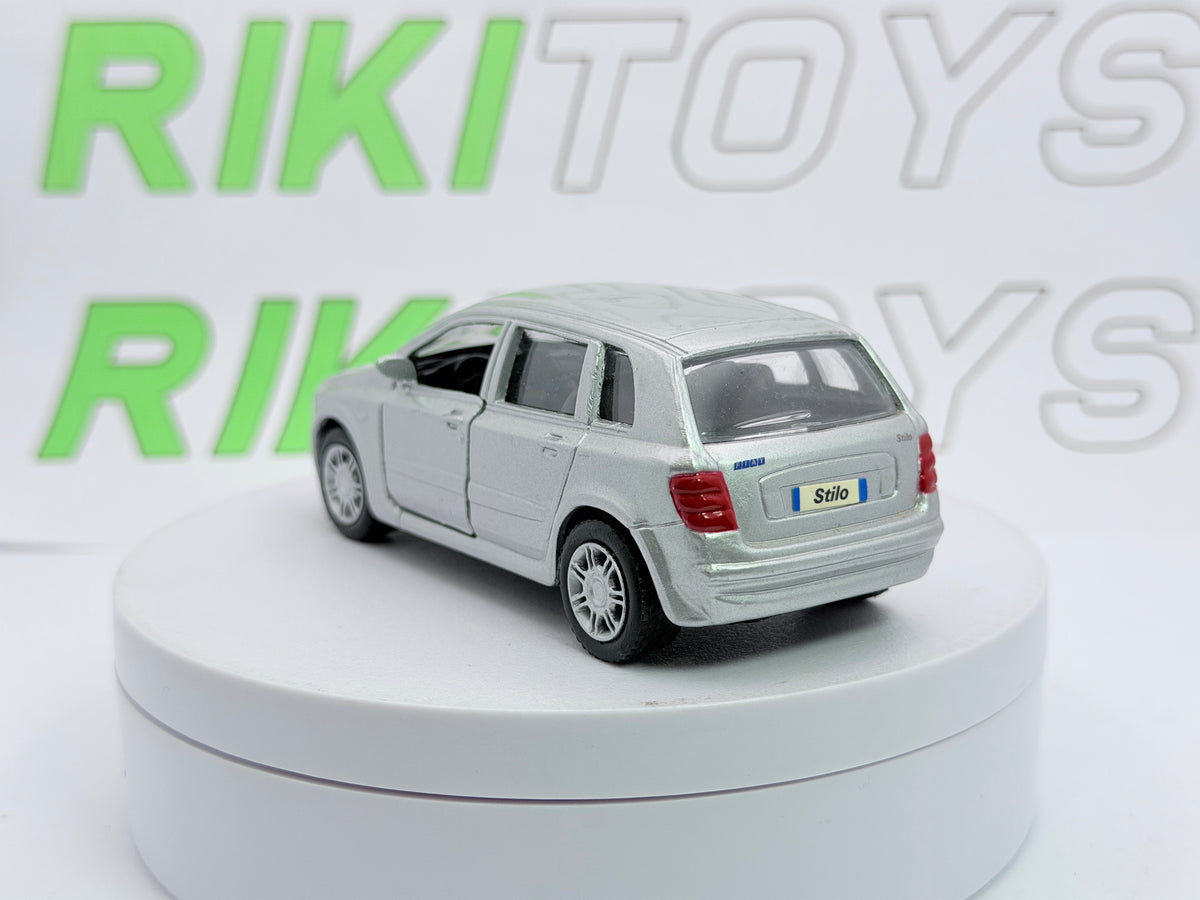 Fiat Stilo 5 porte Maisto 1/38 Argento