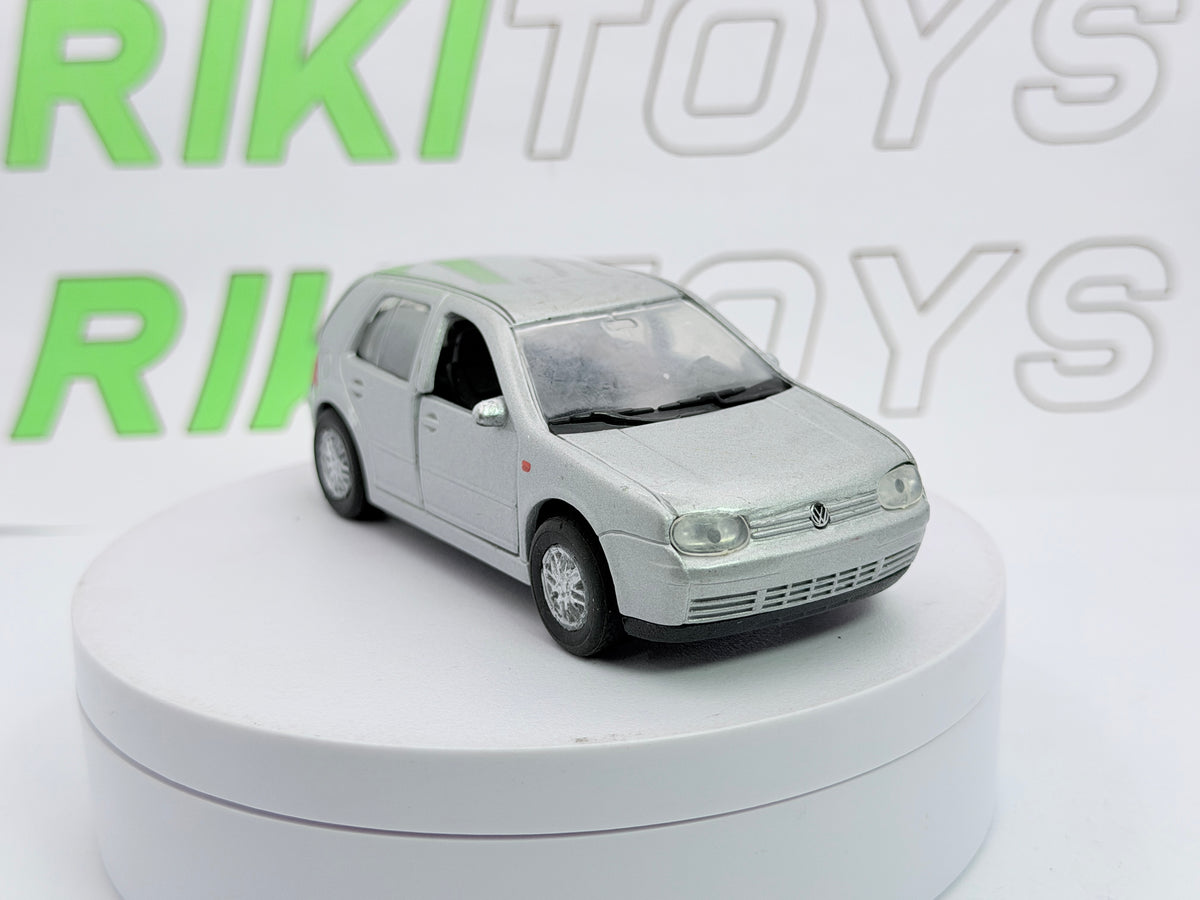 Volkswagen Golf 4 GTI Welly 1/38 Argento 1997
