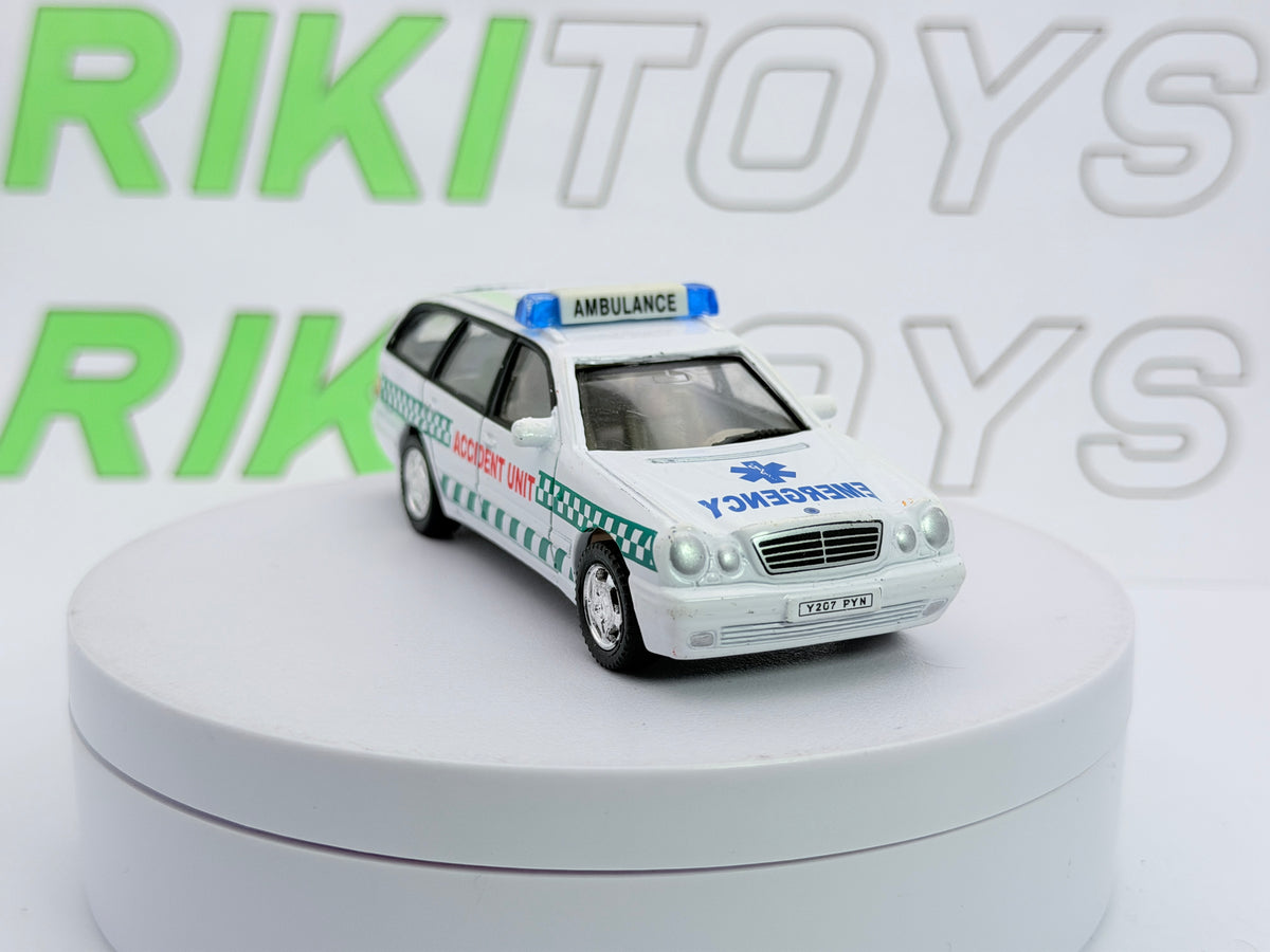 Mercedes Benz 300 T W 210 Cararama 1/43 Bianco