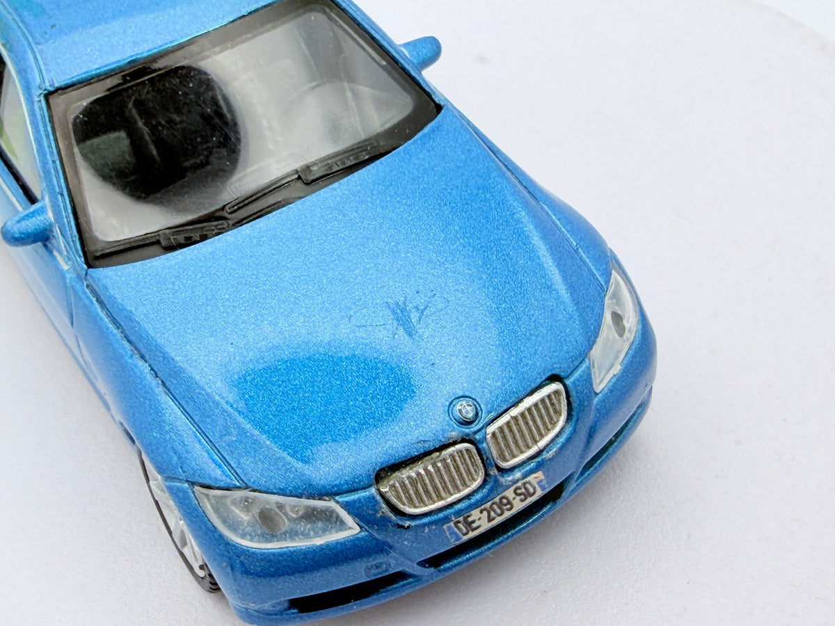 BMW 330i Welly 1/43 Blu