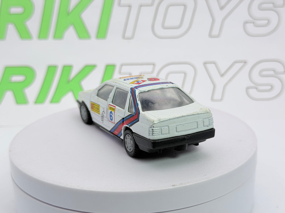 Volkswagen Passat Berlina  1/43 Bianco 1988
