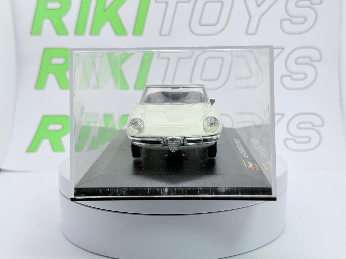 Alfa Romeo Duetto Osso Burago 1/32 Bianco 1966