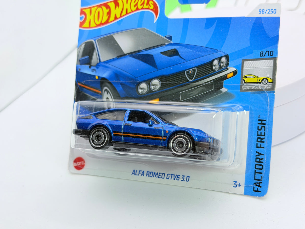 Alfa Romeo Alfetta GTV 6 3000 Hot Wheels 1/60 Blu metallizzato 1983