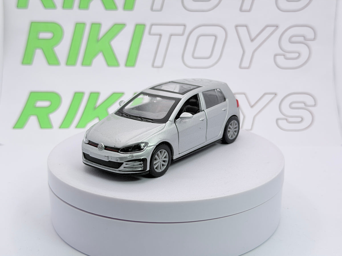 Volkswagen Golf 7 GTI Maisto 1/38 Argento