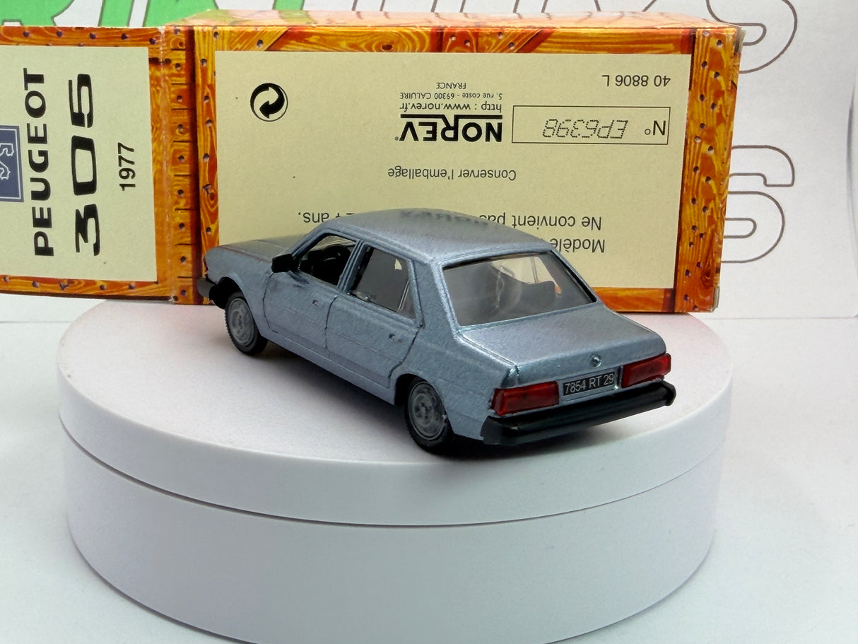 Peugeot 305 Norev 1/43 Azzurro metallizzato 1977