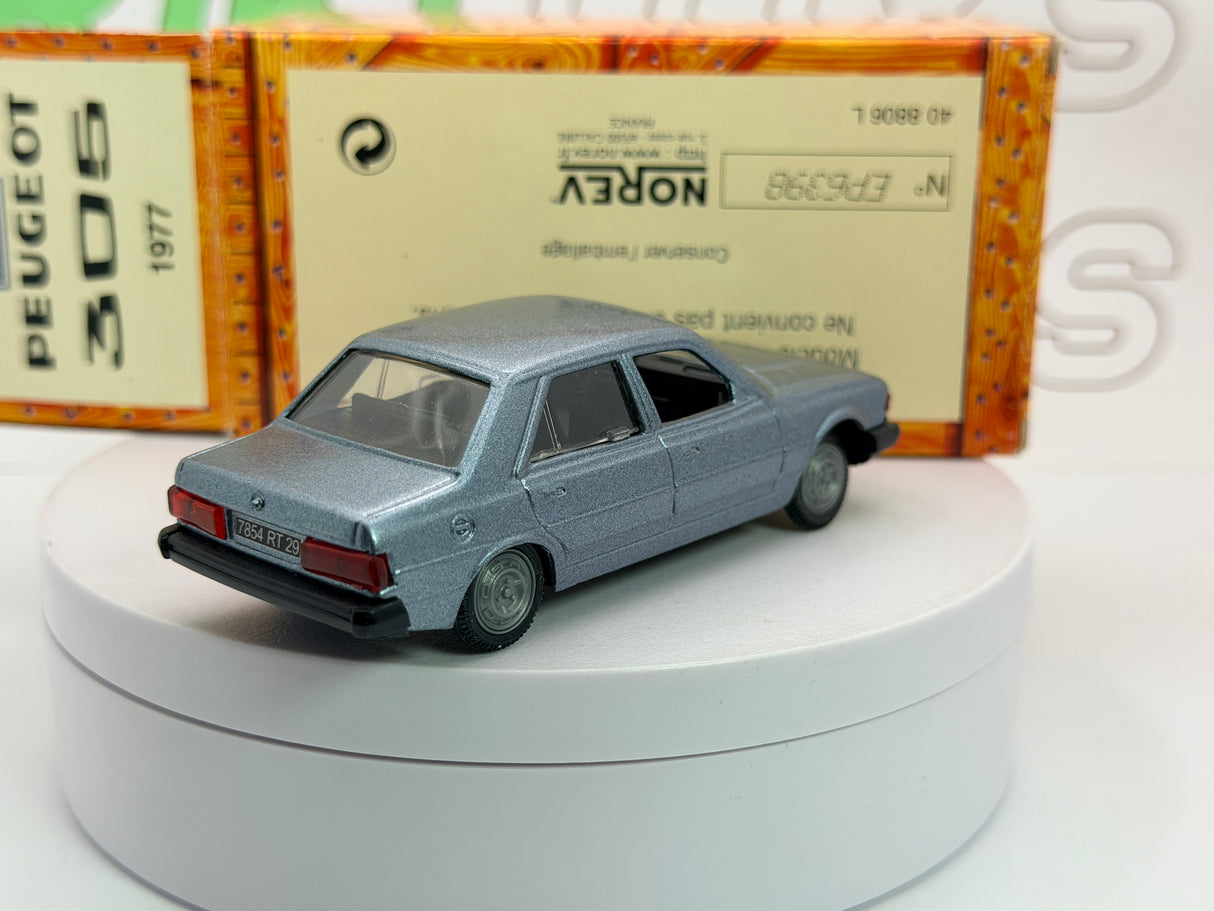 Peugeot 305 Norev 1/43 Azzurro metallizzato 1977