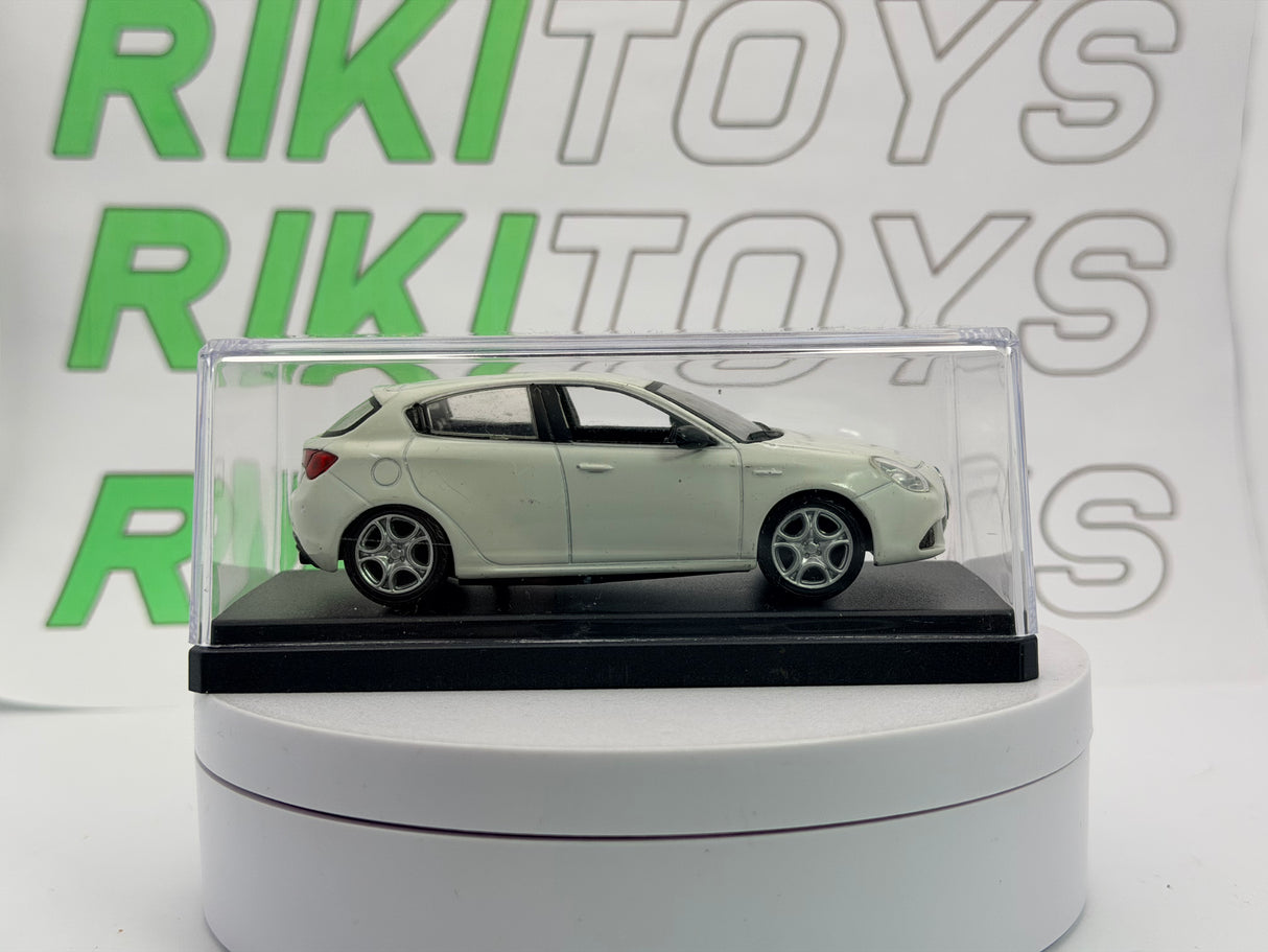 Alfa Romeo Giulietta Norev 1/43 Bianco 2009