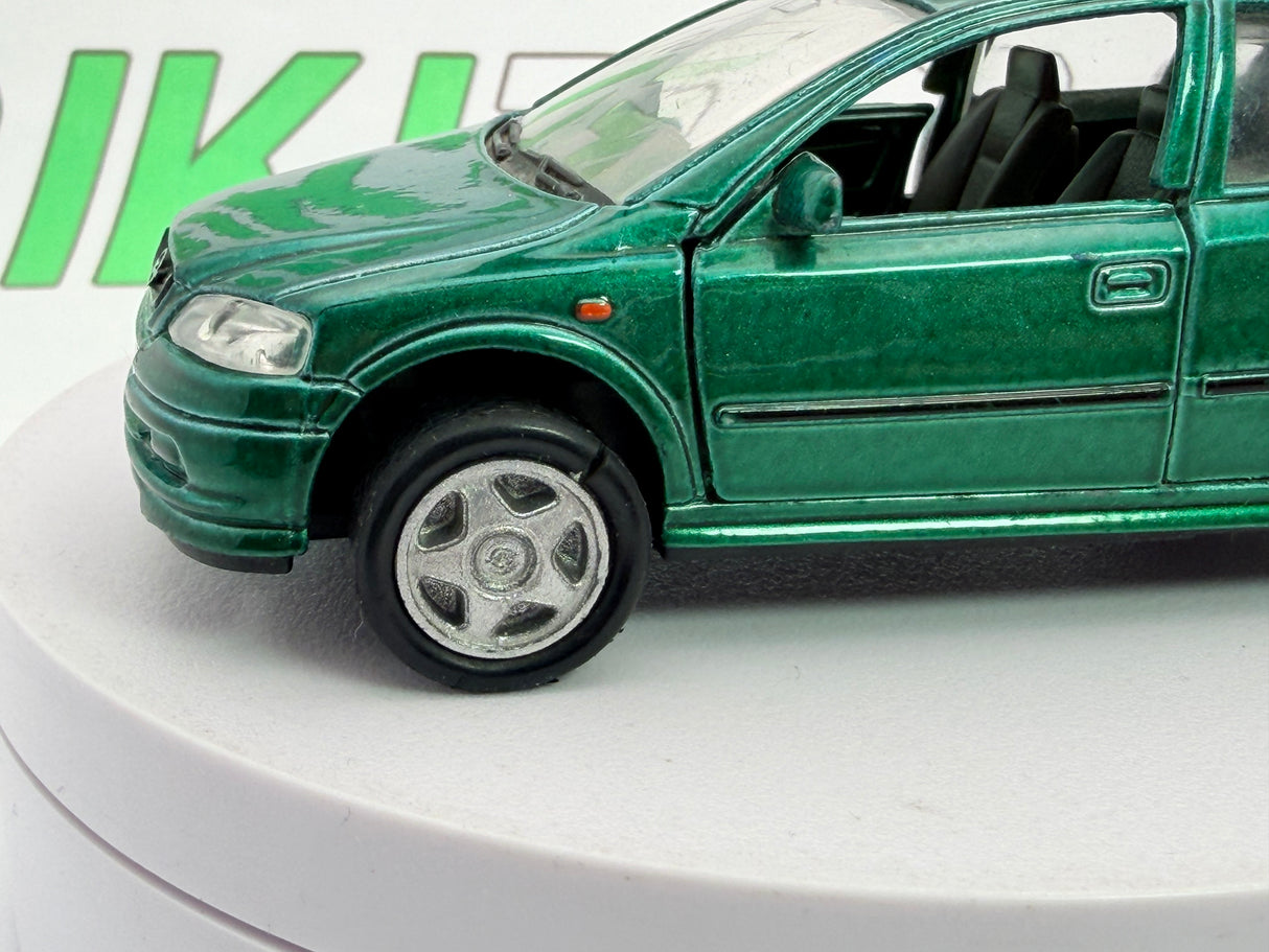Opel Astra 4 porte Welly 1/38 Verde