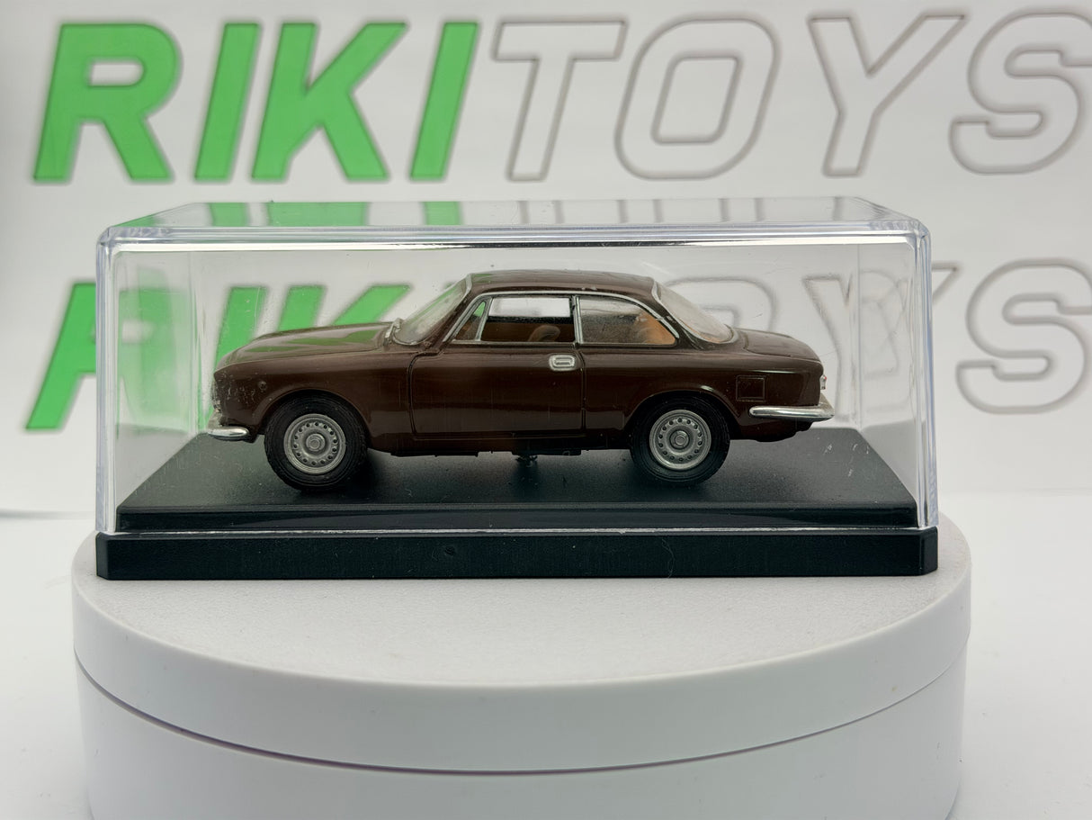 Alfa romeo Giulia GT 1300 Solido 1/43 Marrone 1970