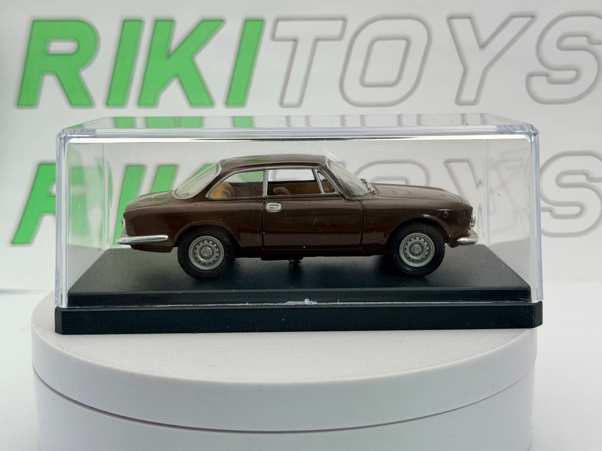 Alfa romeo Giulia GT 1300 Solido 1/43 Marrone 1970
