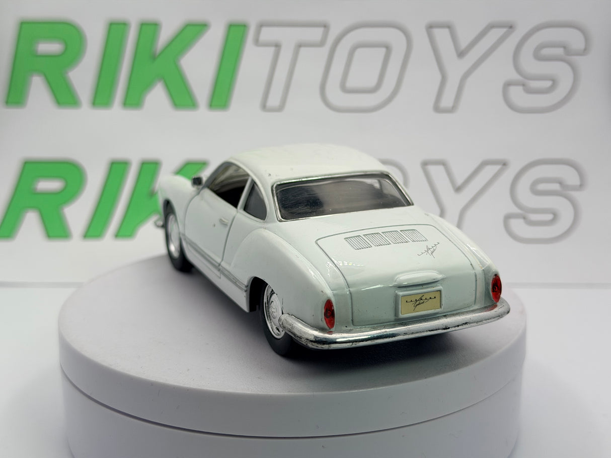 Volkswagen Karmann Ghia  1/35 Bianco