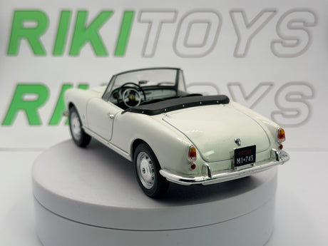 Alfa Romeo Giulietta Spider MetroModels 1/24 Bianco
