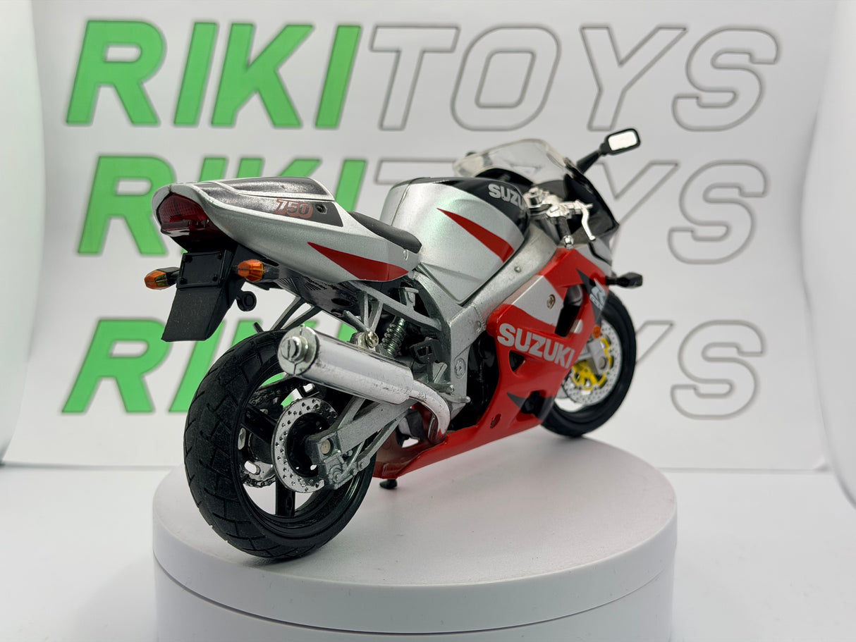 Suzuki GSX R New Ray  Argento 1985