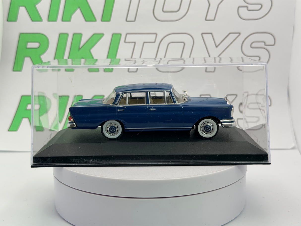 Mercedes Benz 220 SE W111 Edicola 1/43 Blu 1959